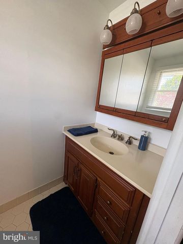 2400 BEVERLY RD, Cinnaminson, NJ 08077