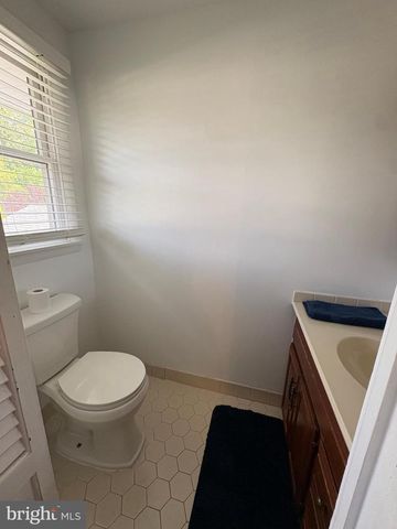 2400 BEVERLY RD, Cinnaminson, NJ 08077