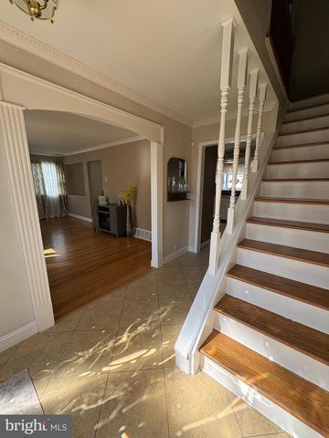 2400 BEVERLY RD, Cinnaminson, NJ 08077