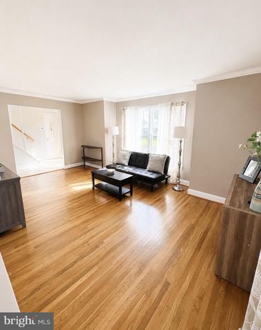 2400 BEVERLY RD, Cinnaminson, NJ 08077