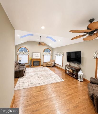 2400 BEVERLY RD, Cinnaminson, NJ 08077