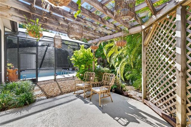 2229 Goshawk CT, Naples, FL 34105