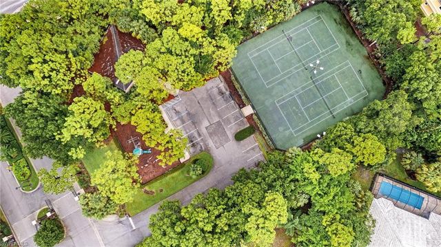 2229 Goshawk CT, Naples, FL 34105