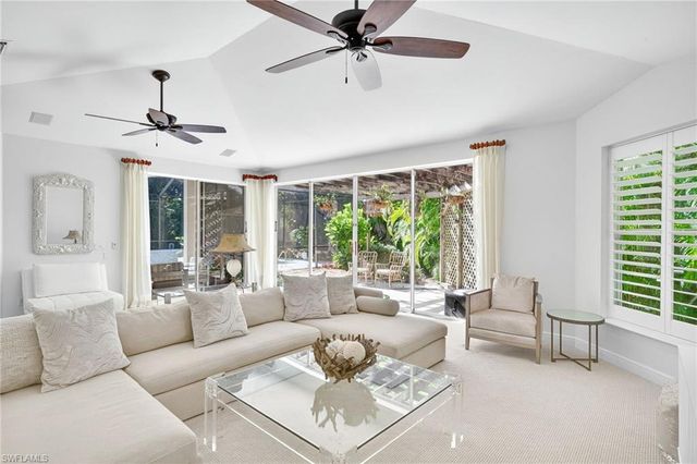 2229 Goshawk CT, Naples, FL 34105