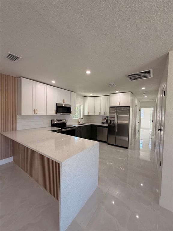 2405 21ST AVE W, BRADENTON, FL 34205 — photo 3