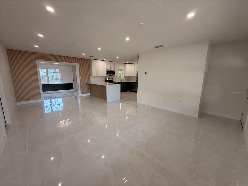 2405 21ST AVE W, BRADENTON, FL 34205 — photo 5