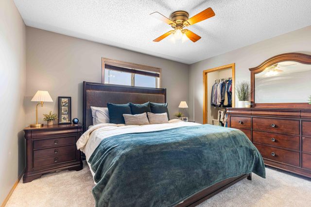 989 39th Avenue W, West Fargo, ND 58078