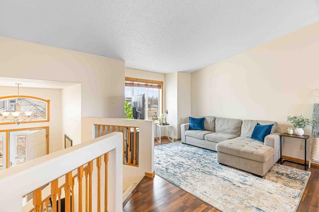 989 39th Avenue W, West Fargo, ND 58078