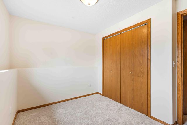 989 39th Avenue W, West Fargo, ND 58078