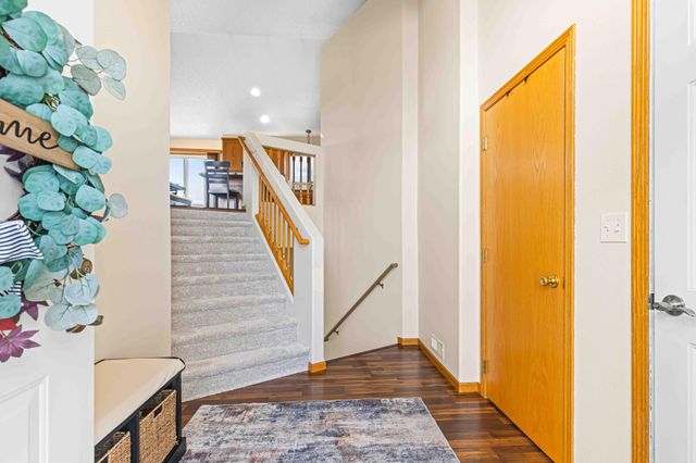 989 39th Avenue W, West Fargo, ND 58078