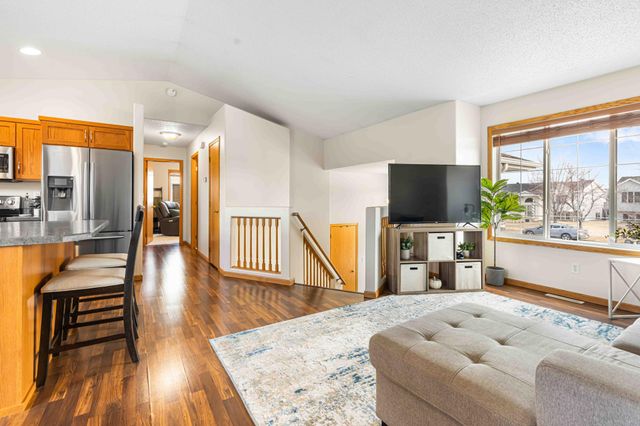 989 39th Avenue W, West Fargo, ND 58078