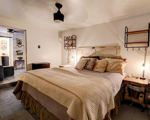 440 W Brazos Avenue, West Columbia, TX 77486