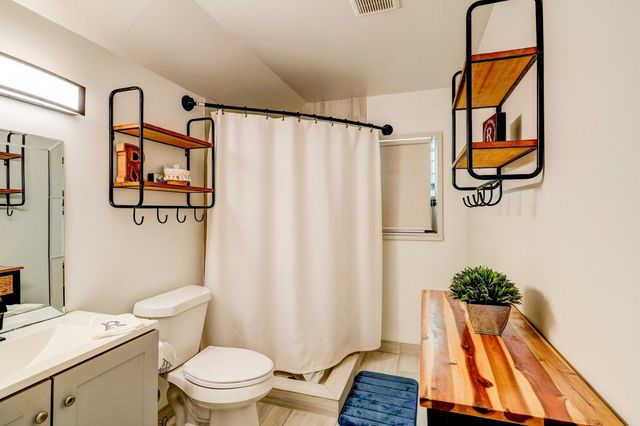 440 W Brazos Avenue, West Columbia, TX 77486