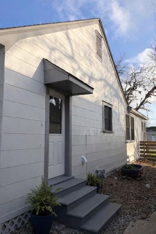 440 W Brazos Avenue, West Columbia, TX 77486