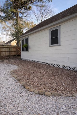 440 W Brazos Avenue, West Columbia, TX 77486