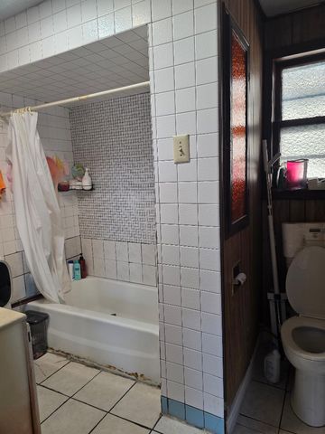 3030 S Poplar Avenue, Chicago, IL 60608