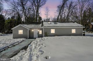 4 LOWER GREENBRIAR RD, Wilmington, DE 19810