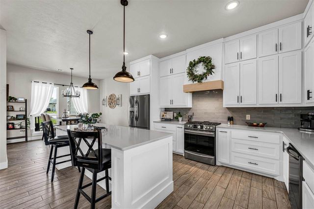 10630 NE Seaside Ln, Elgin, OK 73538