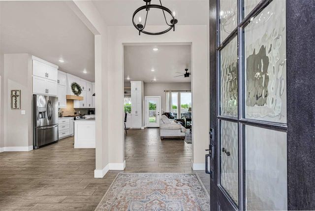 10630 NE Seaside Ln, Elgin, OK 73538