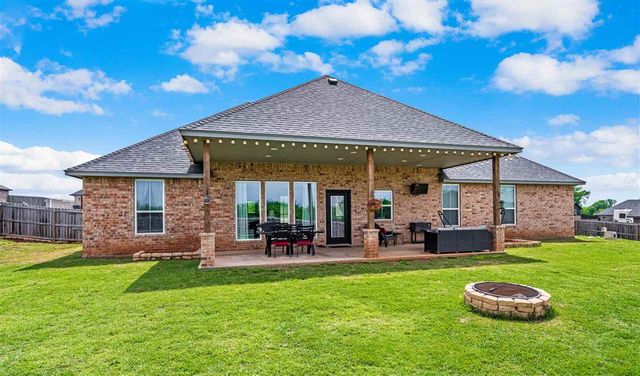 10630 NE Seaside Ln, Elgin, OK 73538
