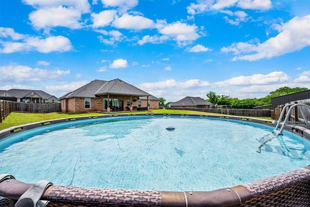 10630 NE Seaside Ln, Elgin, OK 73538