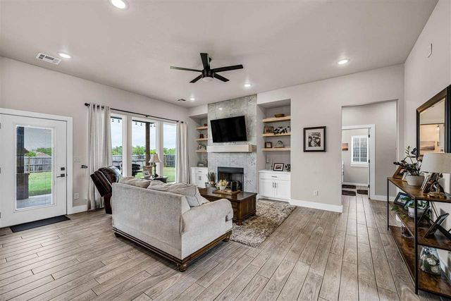 10630 NE Seaside Ln, Elgin, OK 73538