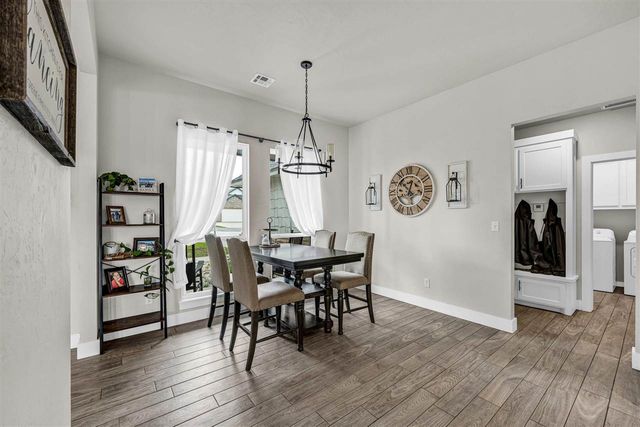 10630 NE Seaside Ln, Elgin, OK 73538