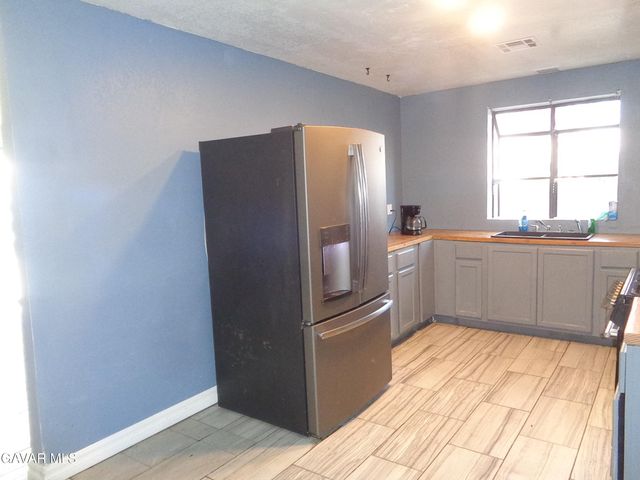 2825 28th Stw, Rosamond, CA 93560