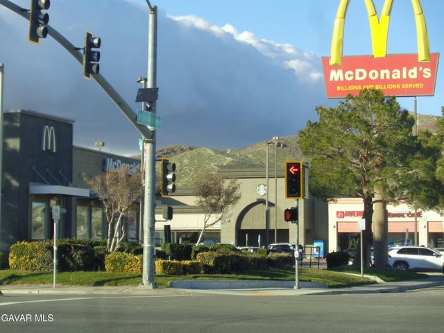 2825 28th Stw, Rosamond, CA 93560