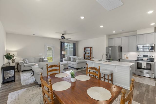 432 Bee Cove Way, Pendleton, SC 29670