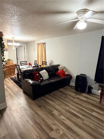 1224 N 8th Street, St Joseph, MO 64501