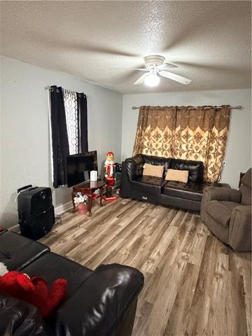 1224 N 8th Street, St Joseph, MO 64501