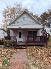 1224 N 8th Street, St Joseph, MO 64501