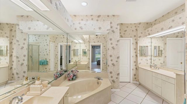 3864 CHATSWORTH GREENE COURT 10, Sarasota, FL 34235