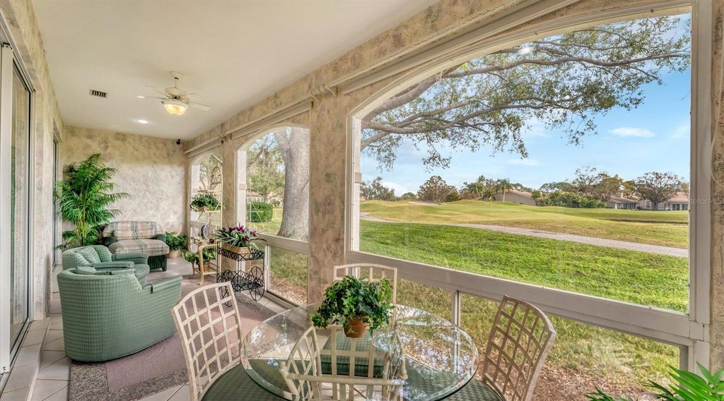 Image 11 of property listing at 3864 CHATSWORTH GREENE COURT 10, Sarasota, FL 34235