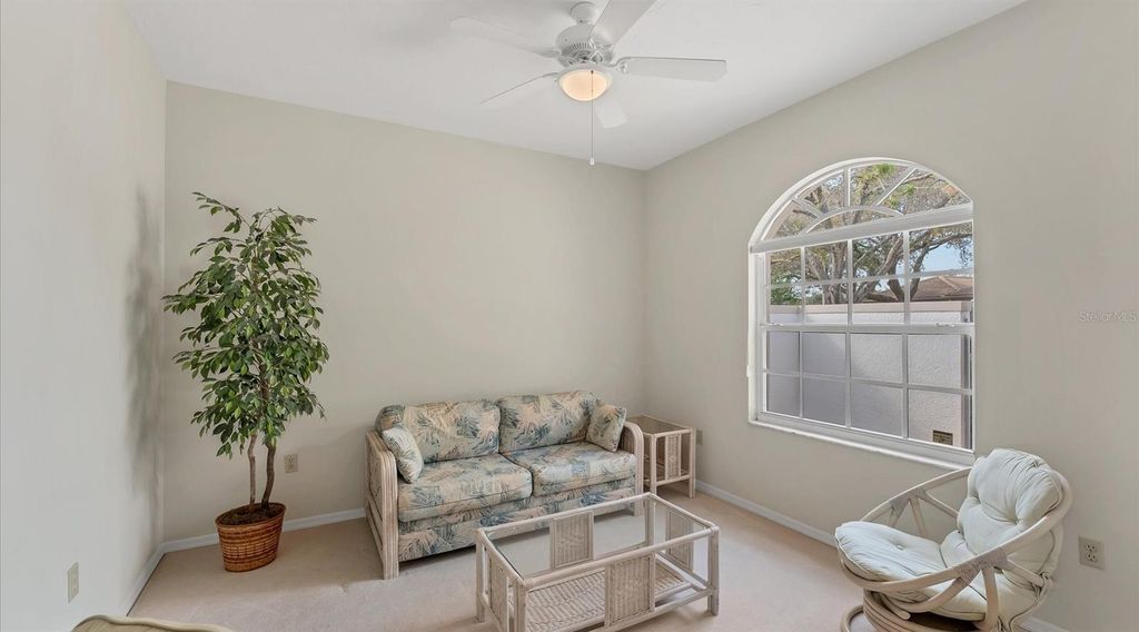 Image 12 of property listing at 3864 CHATSWORTH GREENE COURT 10, Sarasota, FL 34235