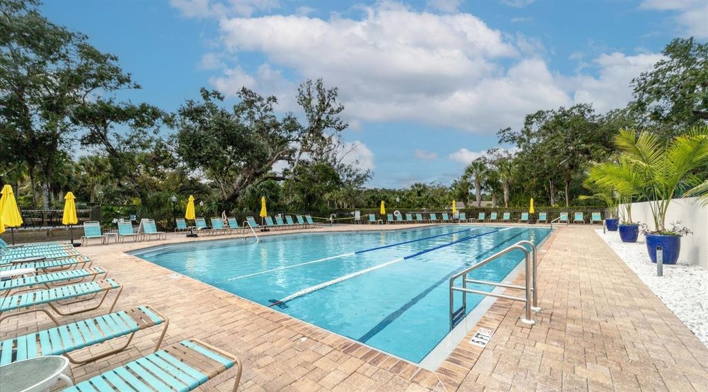 Image 23 of property listing at 3864 CHATSWORTH GREENE COURT 10, Sarasota, FL 34235