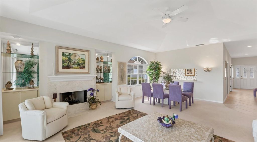 Image 5 of property listing at 3864 CHATSWORTH GREENE COURT 10, Sarasota, FL 34235