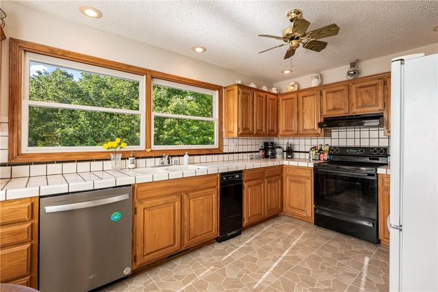 14 Singleton Drive, Bella Vista, AR 72715