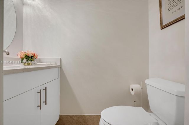 9800 Glacier Dr, Miramar, FL 33025