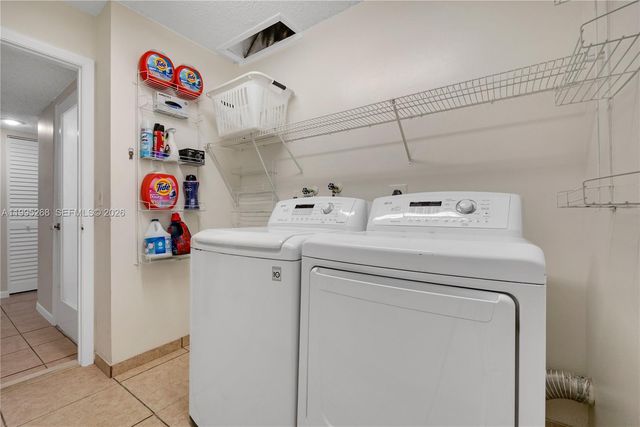 9800 Glacier Dr, Miramar, FL 33025