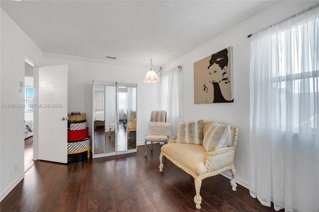 9800 Glacier Dr, Miramar, FL 33025