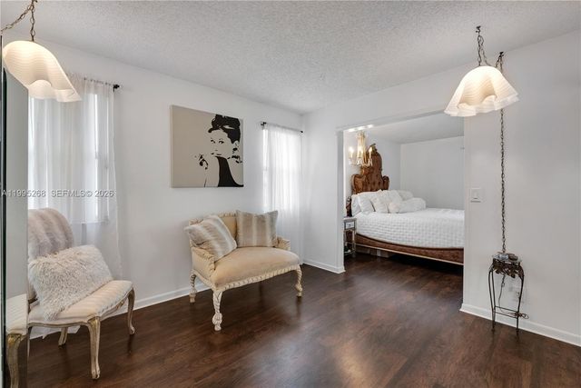 9800 Glacier Dr, Miramar, FL 33025