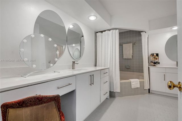 9800 Glacier Dr, Miramar, FL 33025