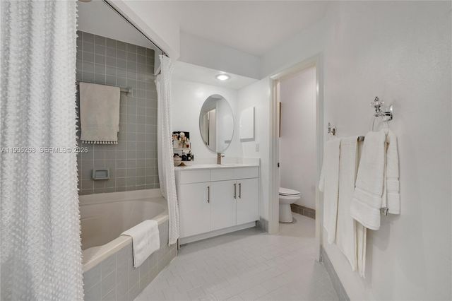 9800 Glacier Dr, Miramar, FL 33025