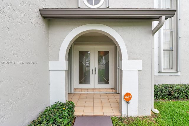 9800 Glacier Dr, Miramar, FL 33025