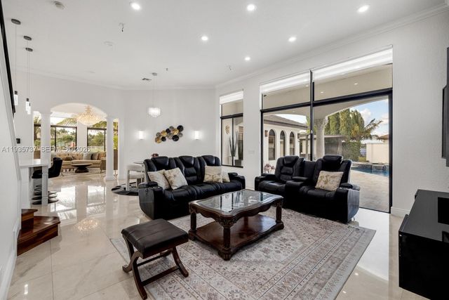 3910 SW 186th Ter, Miramar, FL 33029