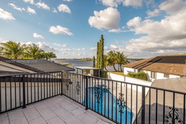 3910 SW 186th Ter, Miramar, FL 33029