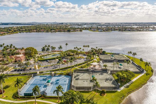 3910 SW 186th Ter, Miramar, FL 33029