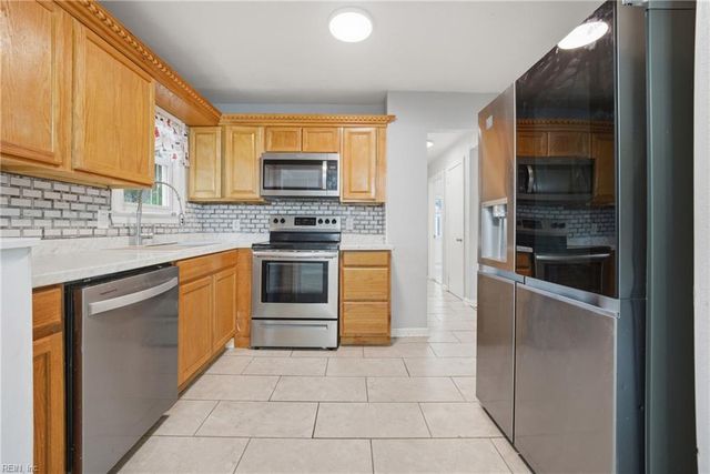 735 Sedgefield DR, Newport News, VA 23605